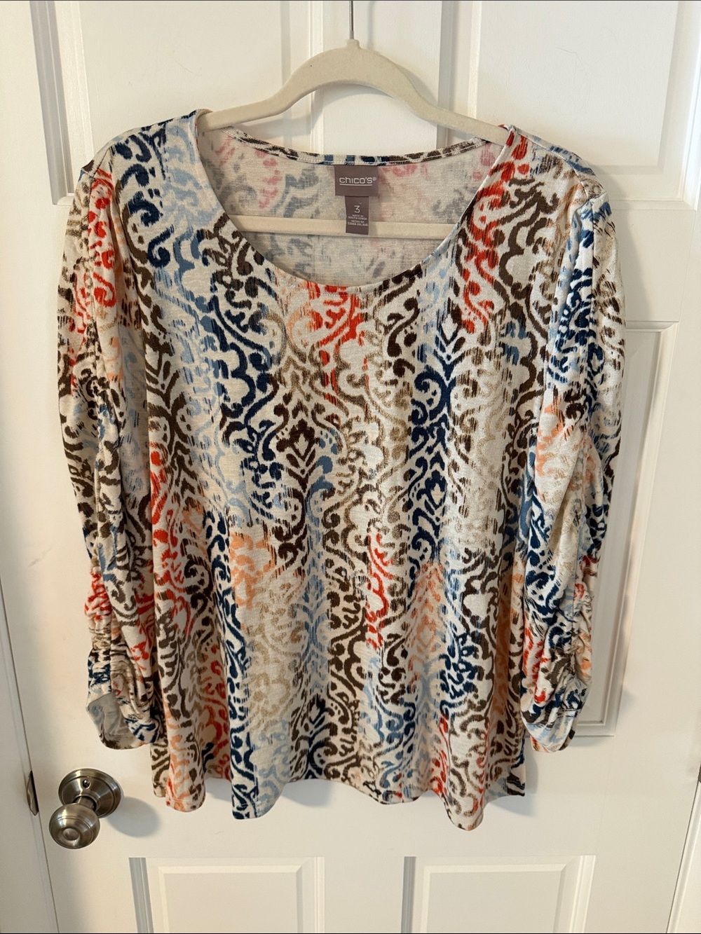 Chico's Multi Damask Paisley Knit 3/4 Ruched
Sleeve Scoop Neck Blouse XL Size 3